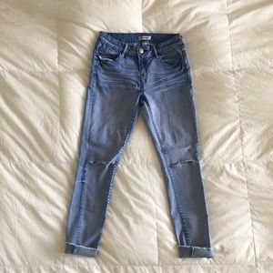 Refuge Super skinny stretch Frayed knee & ankles🌻